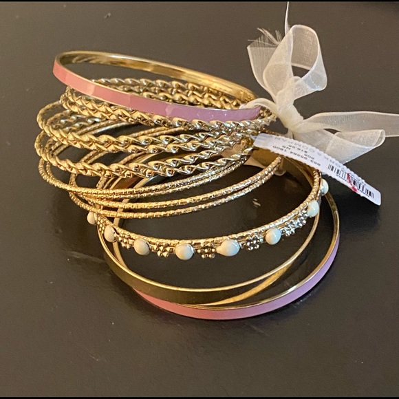NWT!  NY&Co Gold Bangles - Picture 3 of 8